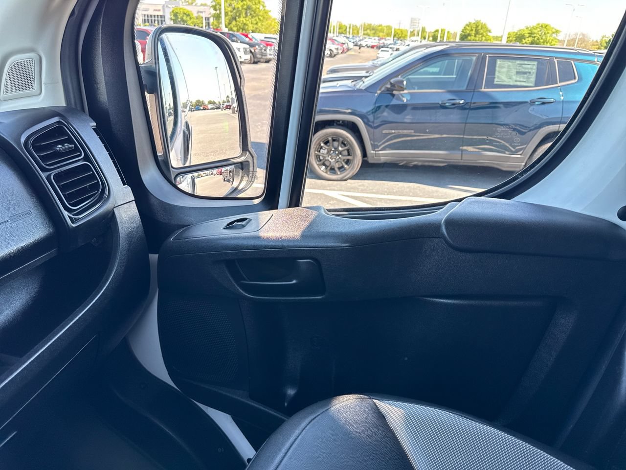 Used 2024 RAM ProMaster 2500 w/ Convenience Group FWD image 25