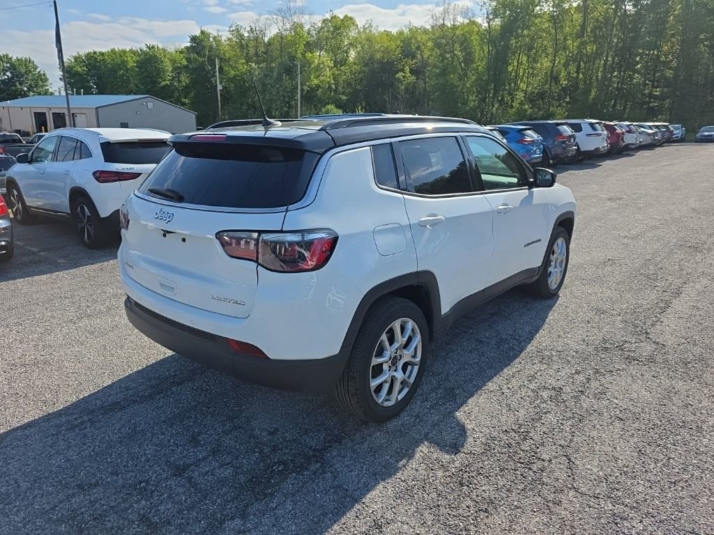 Used 2025 Jeep Compass Limited AWD/4WD image 3