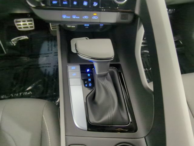 New 2026 Hyundai Elantra Sport FWD image 28