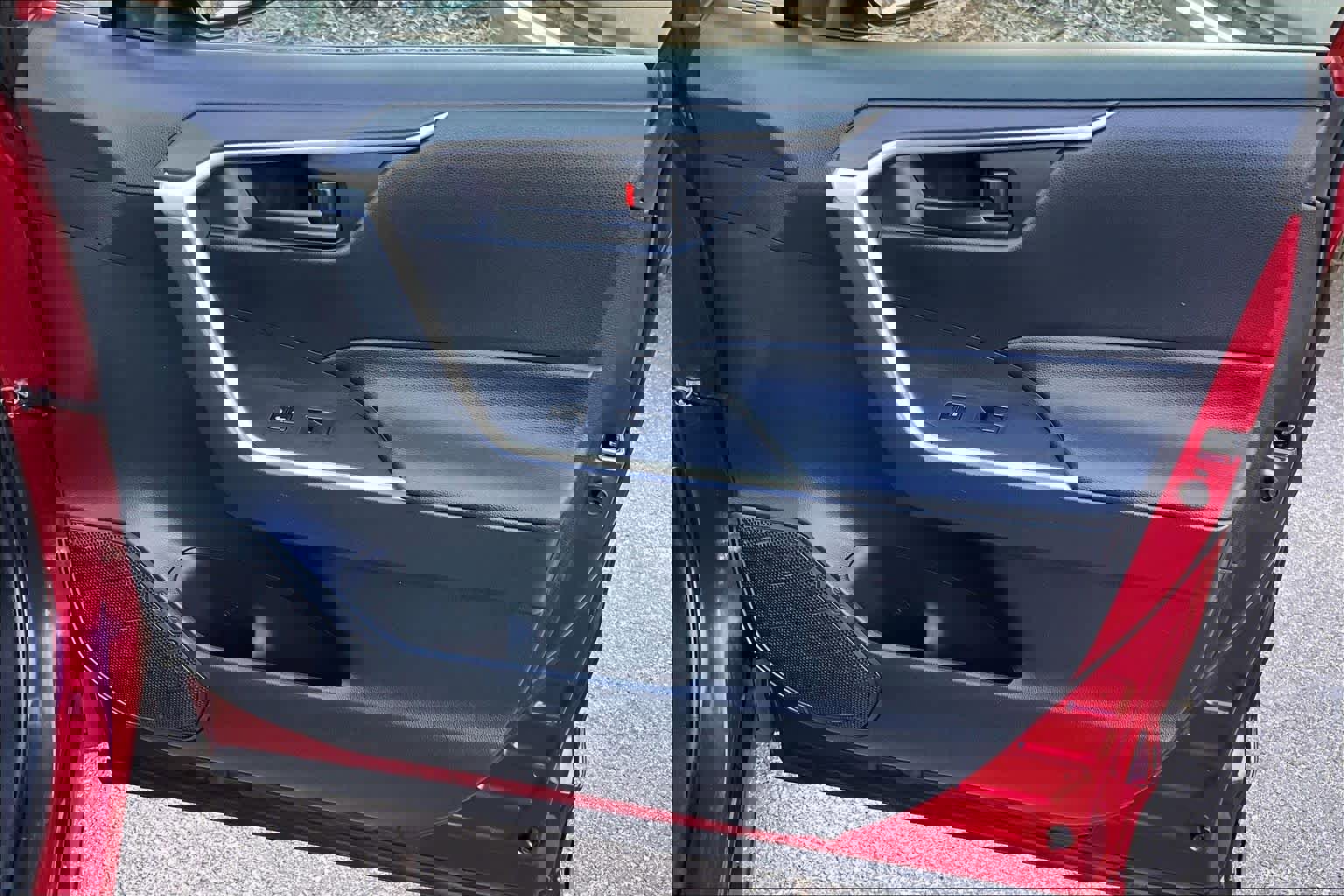 Used 2019 Toyota RAV4 LE w/ Carpet Mat Package image 21