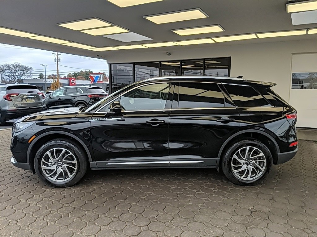 Certified 2022 Lincoln Corsair AWD w/ Equipment Group 101A image 8