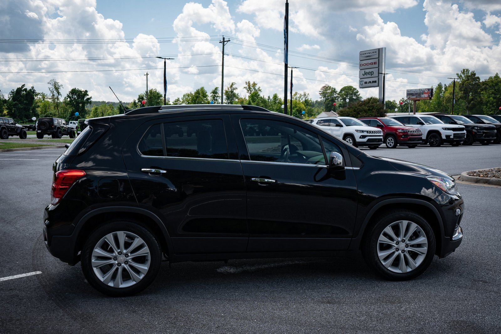 Used 2020 Chevrolet Trax Premier image 11