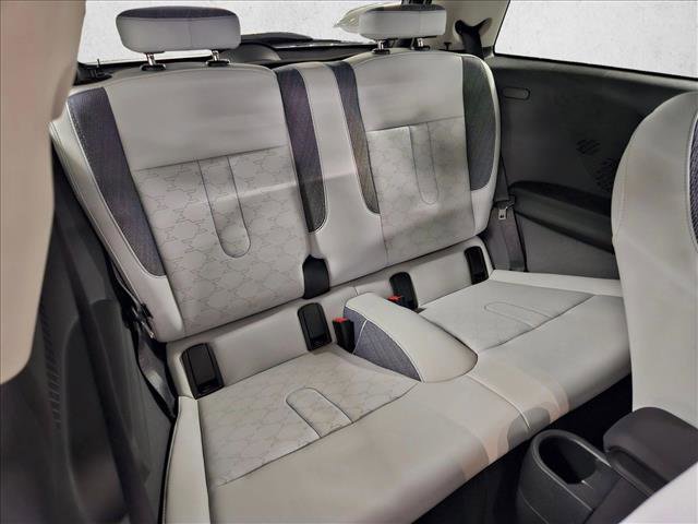 Used 2025 MINI Cooper 2-Door Hardtop image 19