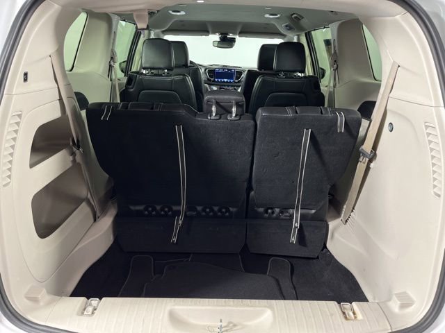 Used 2024 Chrysler Pacifica Touring-L FWD image 51