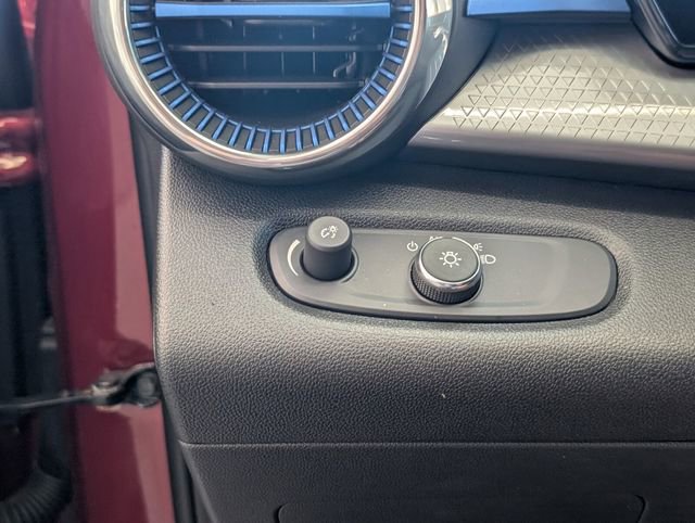 Certified 2024 Chevrolet Trax LT image 24