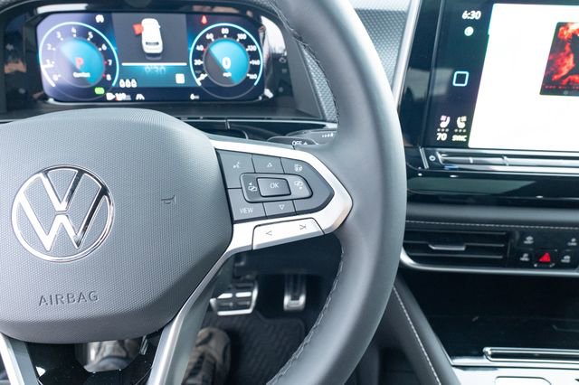 New 2026 Volkswagen Atlas Cross Sport SEL Premium R-Line AWD/4WD image 25