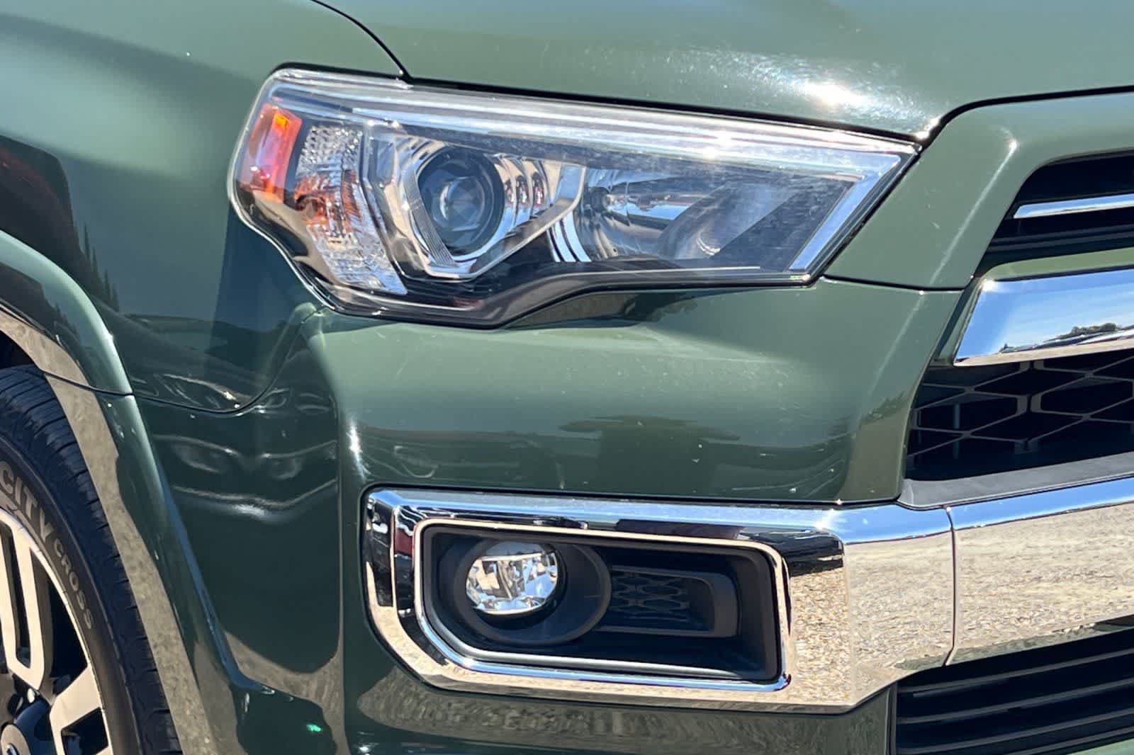 Used 2022 Toyota 4Runner Limited AWD/4WD image 35