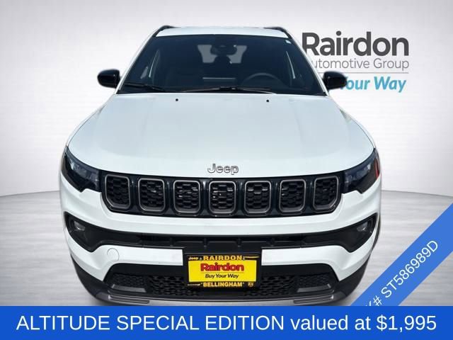 Used 2025 Jeep Compass Latitude w/ Altitude Special Edition AWD/4WD image 2