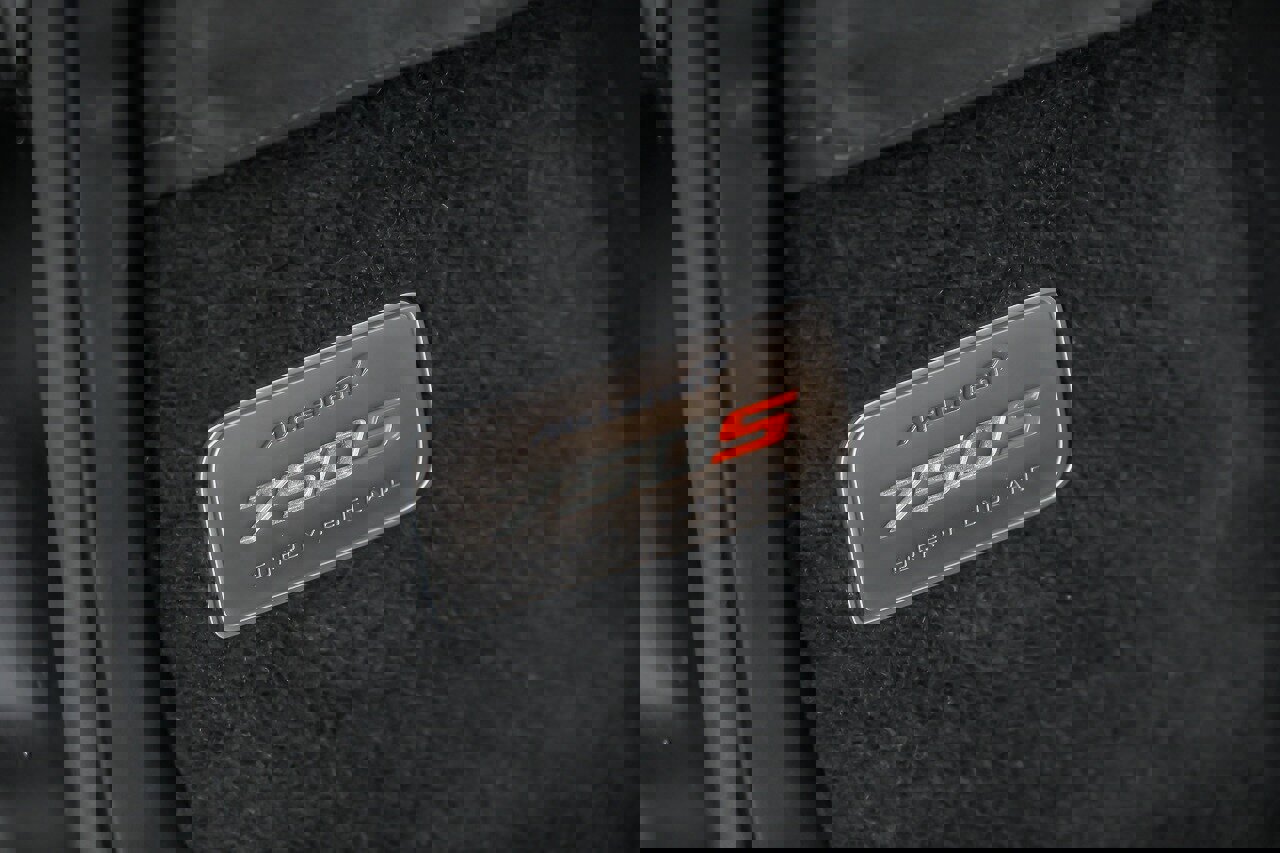 Used 2024 McLaren 750S Spider RWD image 24