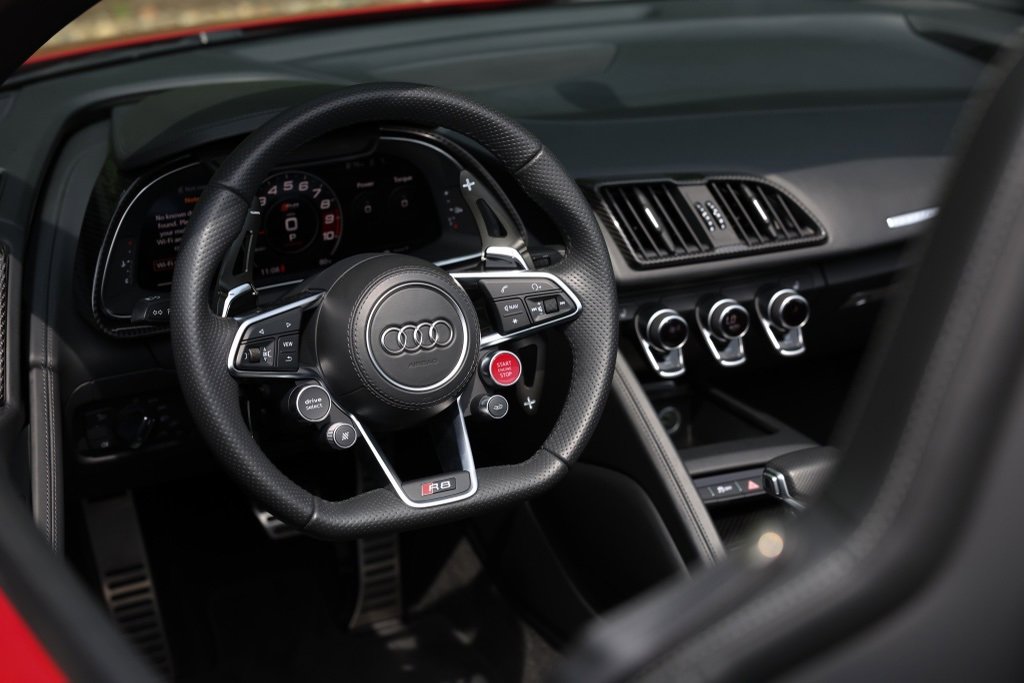 Used 2018 Audi R8 V10 plus w/ Full Leather Package image 13