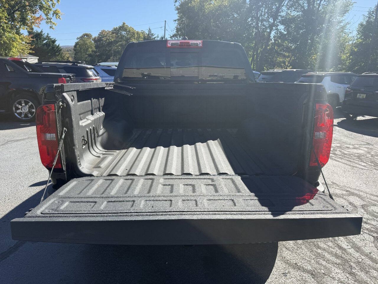 Used 2022 Chevrolet Colorado LT w/ LT Convenience Package AWD/4WD image 15