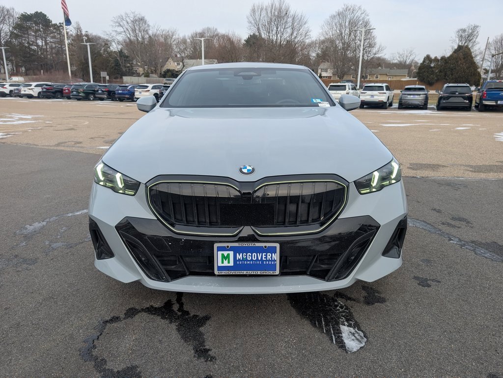 Used 2024 BMW 540i xDrive w/ Premium Package image 9