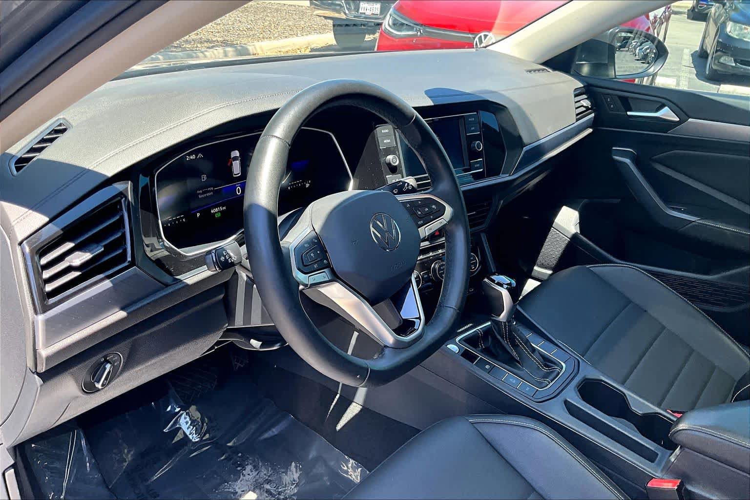 Used 2024 Volkswagen Jetta SE FWD image 18