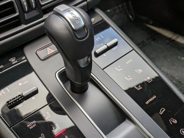 Used 2024 Porsche Macan image 12