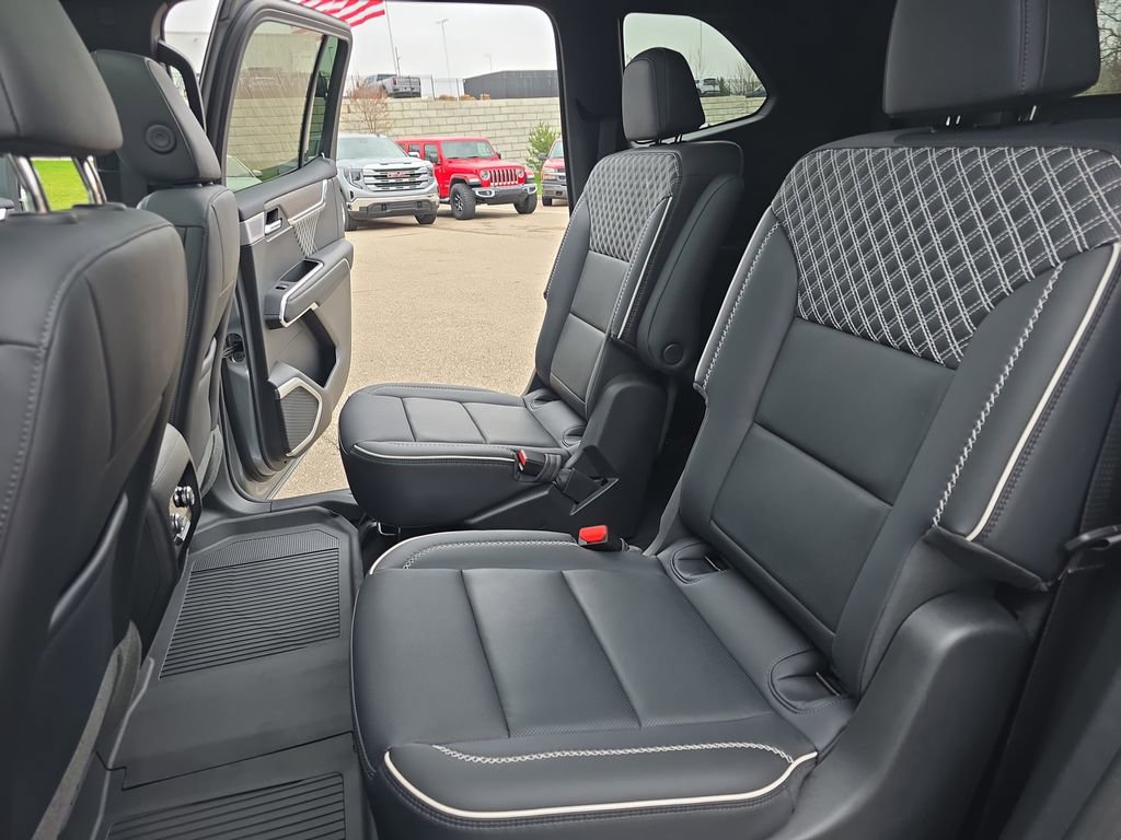 Used 2024 GMC Acadia Denali w/ Super Cruise Package image 15