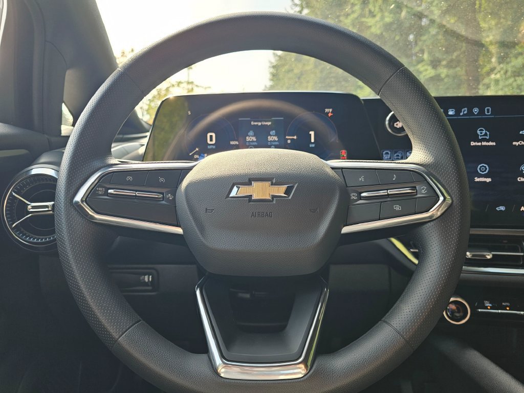 New 2026 Chevrolet Equinox EV LT FWD image 25