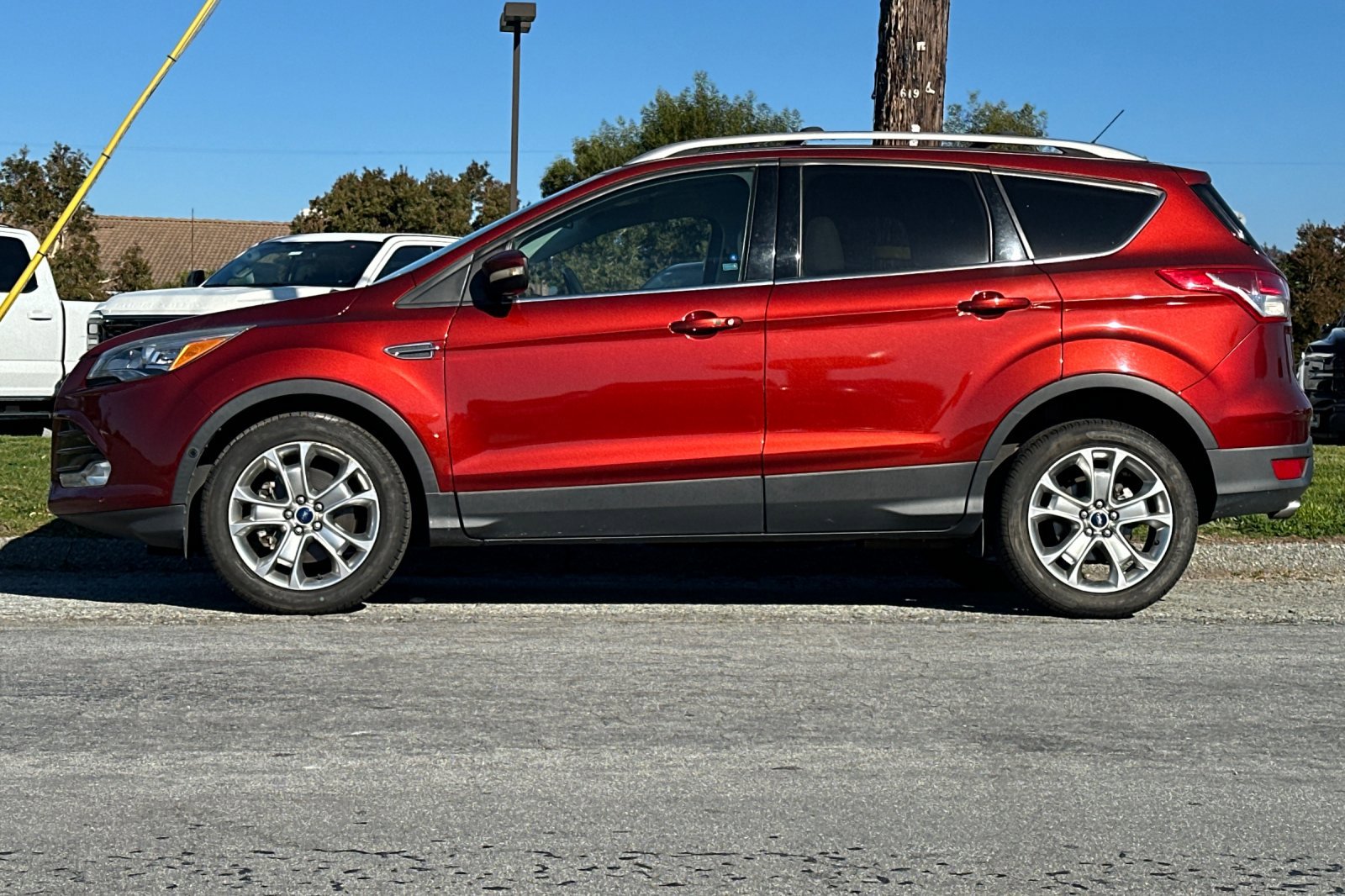 Used 2014 Ford Escape Titanium w/ Equipment Group 401A image 2