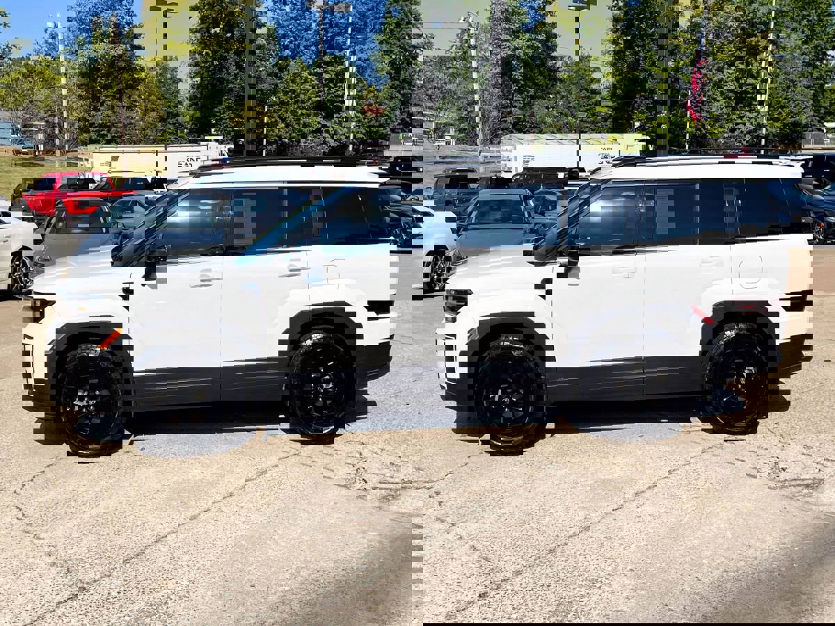 Used 2024 Hyundai Santa Fe XRT image 3