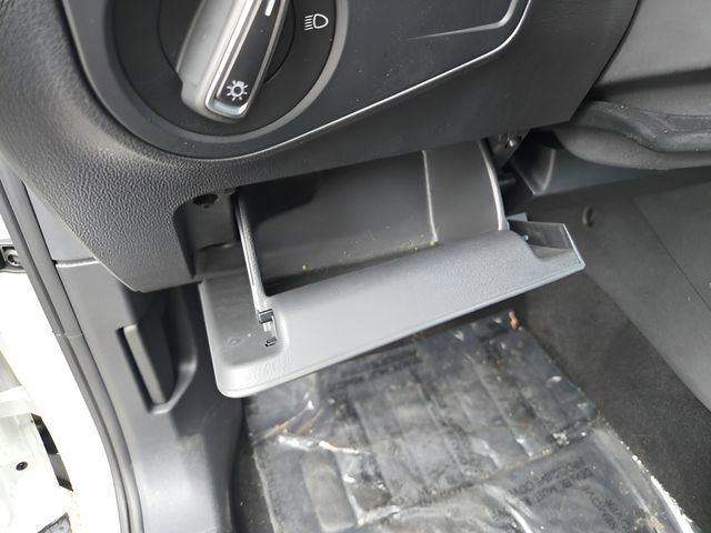 Used 2023 Volkswagen Tiguan SE w/ Panoramic Sunroof Package image 15