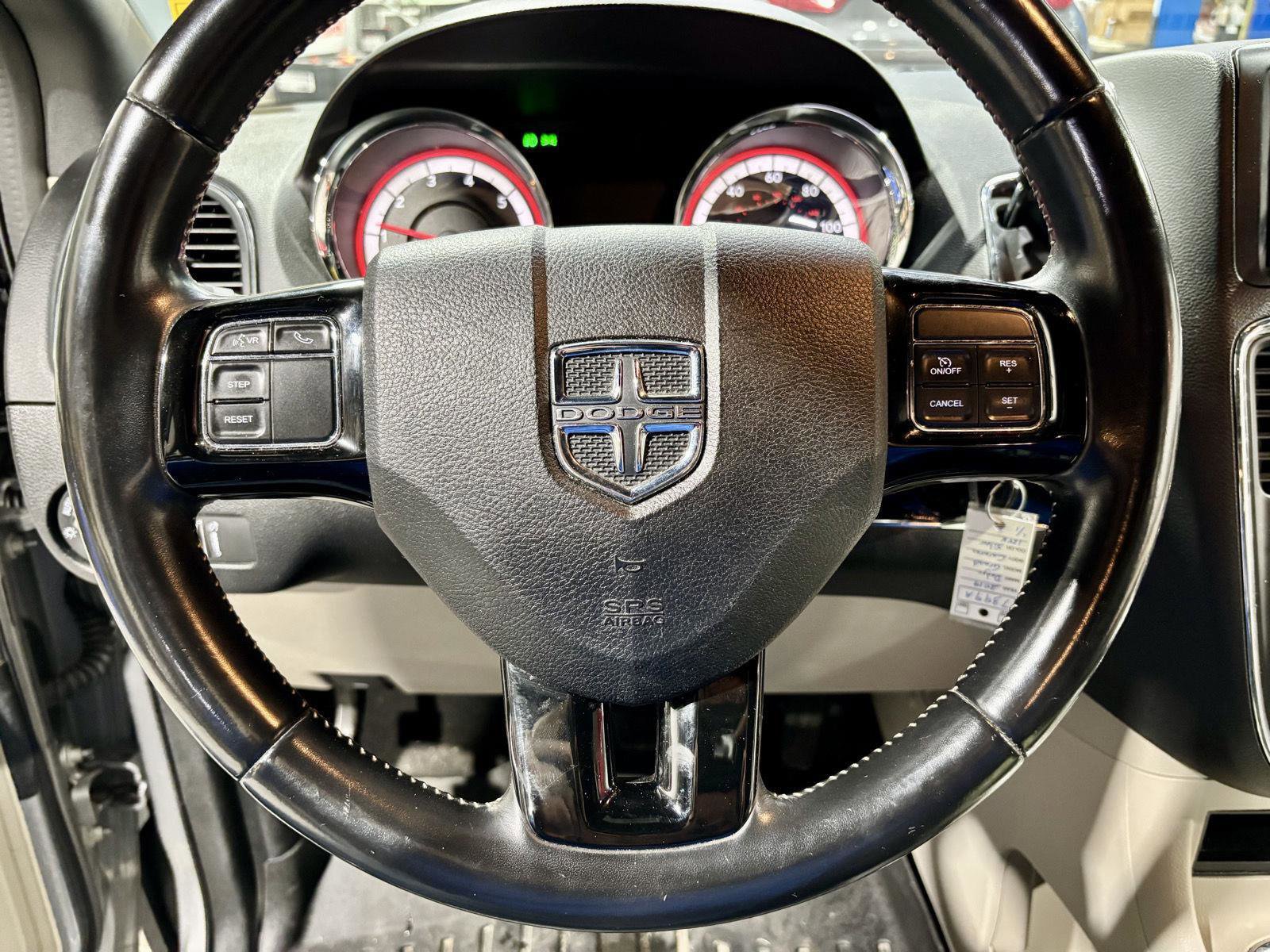 Used 2019 Dodge Grand Caravan SXT image 26