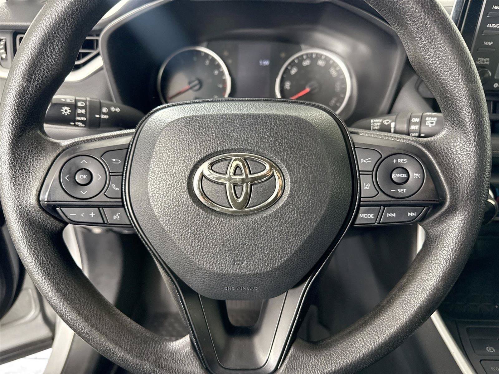 Used 2021 Toyota RAV4 XLE FWD image 14