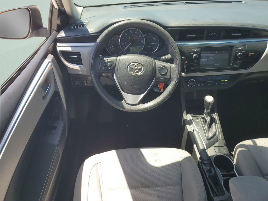 Used 2016 Toyota Corolla LE FWD image 17