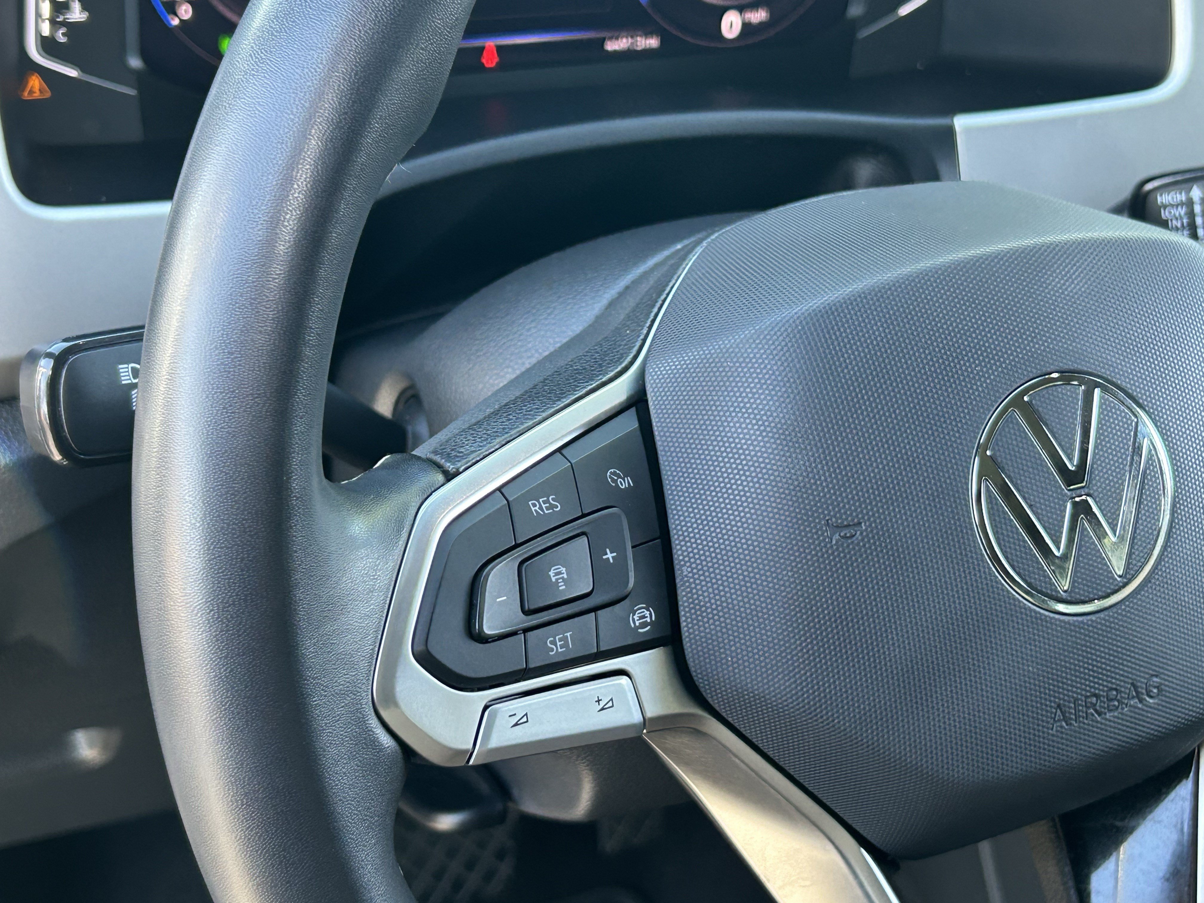 Used 2023 Volkswagen Atlas Cross Sport SE w/ Panoramic Sunroof Package FWD image 26