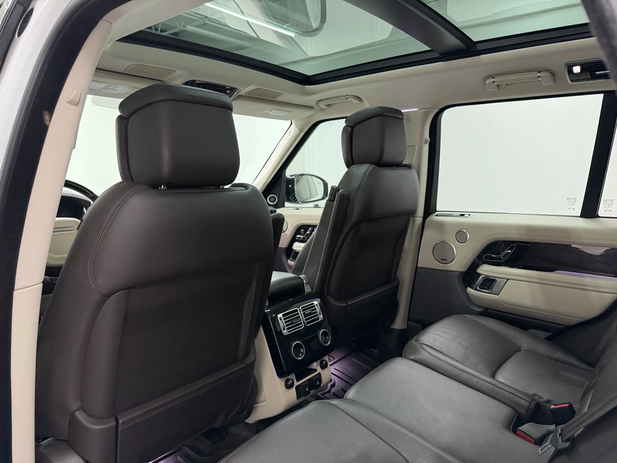 Used 2020 Land Rover Range Rover HSE AWD/4WD image 14