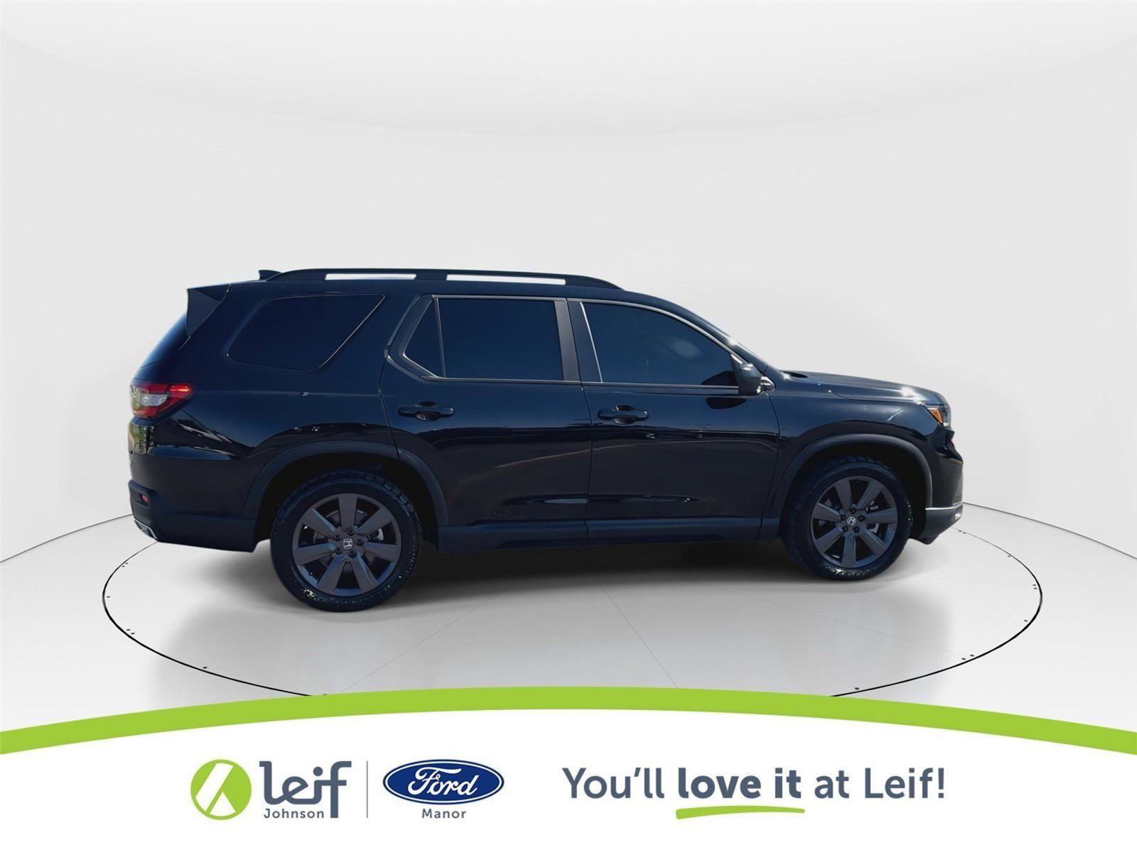 Used 2023 Honda Pilot Sport image 9