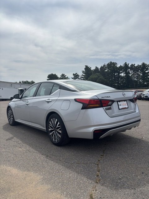 Used 2024 Nissan Altima 2.5 SV image 5