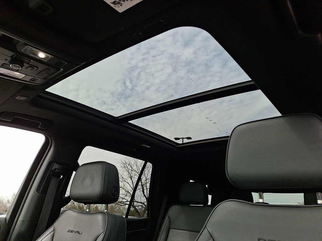 Used 2022 GMC Yukon Denali image 16