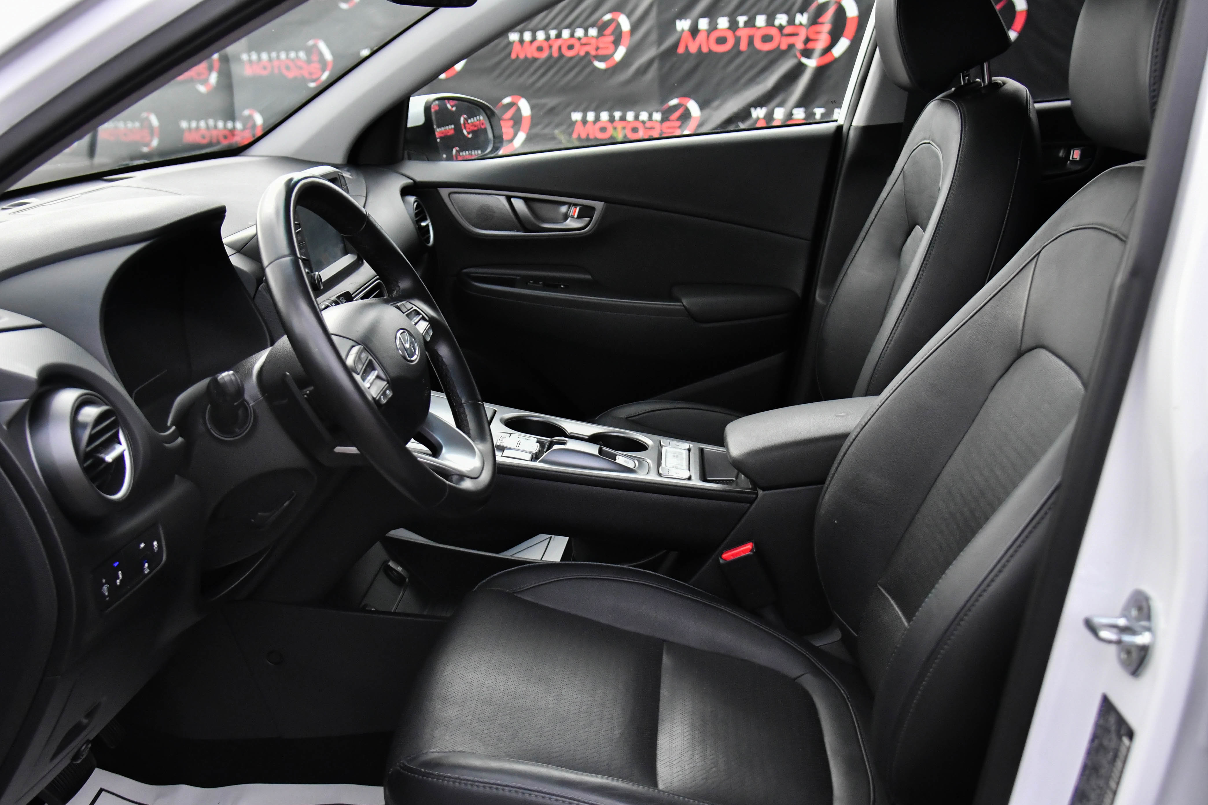 Used 2021 Hyundai Kona Limited FWD image 18