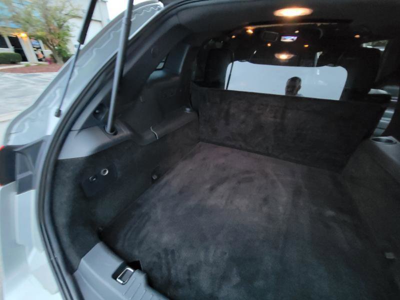 Used 2013 Lincoln MKT Limo AWD image 48