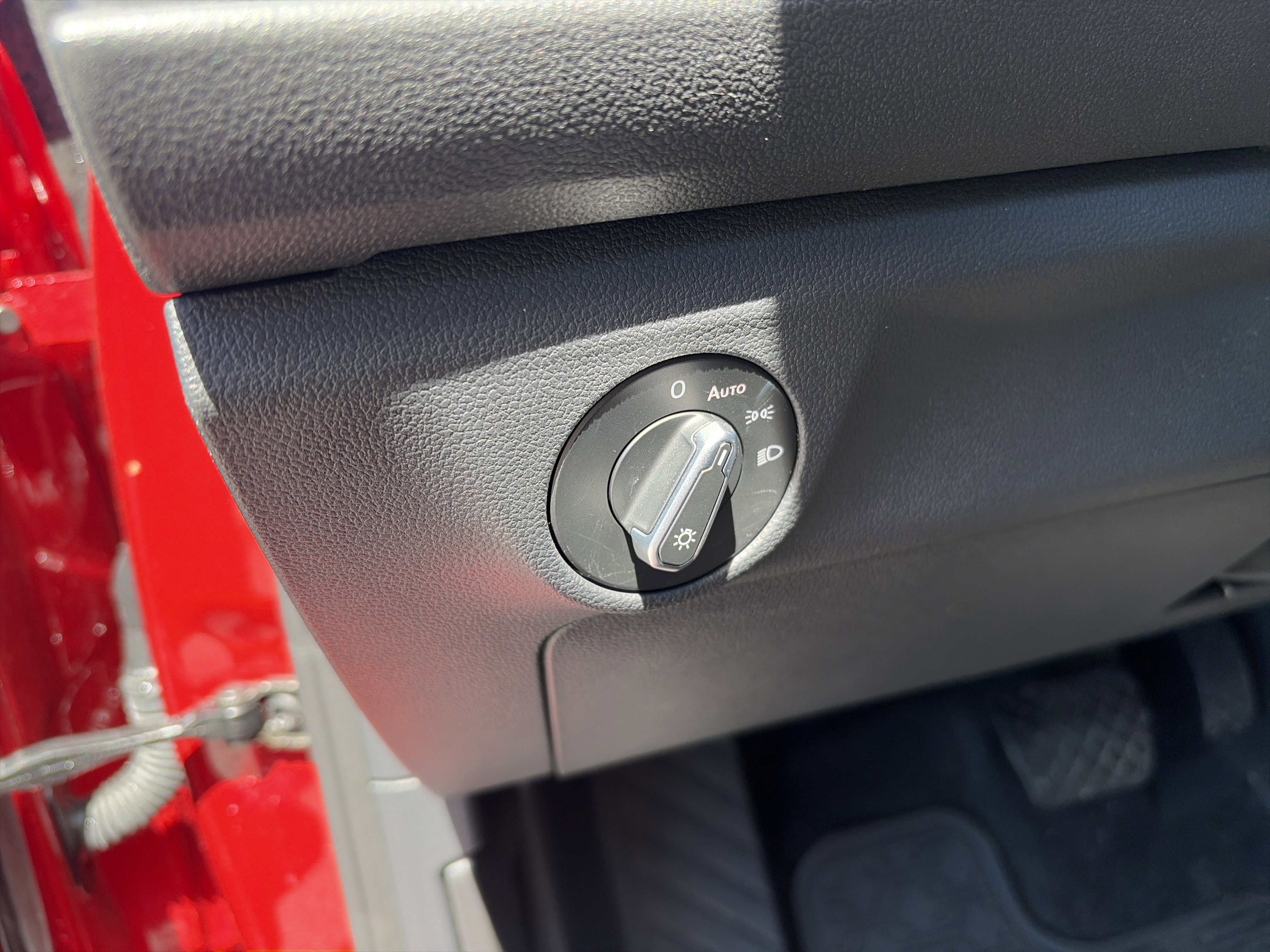 Used 2024 Volkswagen Jetta SE w/ Panoramic Sunroof Package FWD image 25