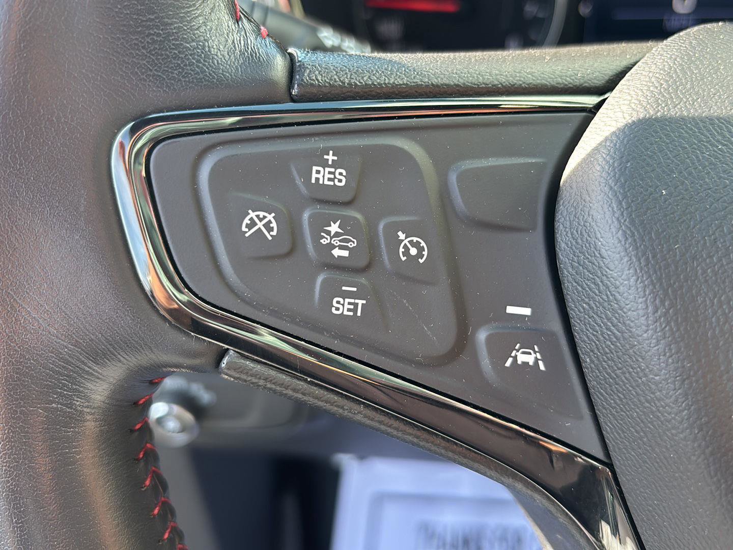 Used 2022 Chevrolet Equinox RS w/ LPO, Floor Liner Package FWD image 10