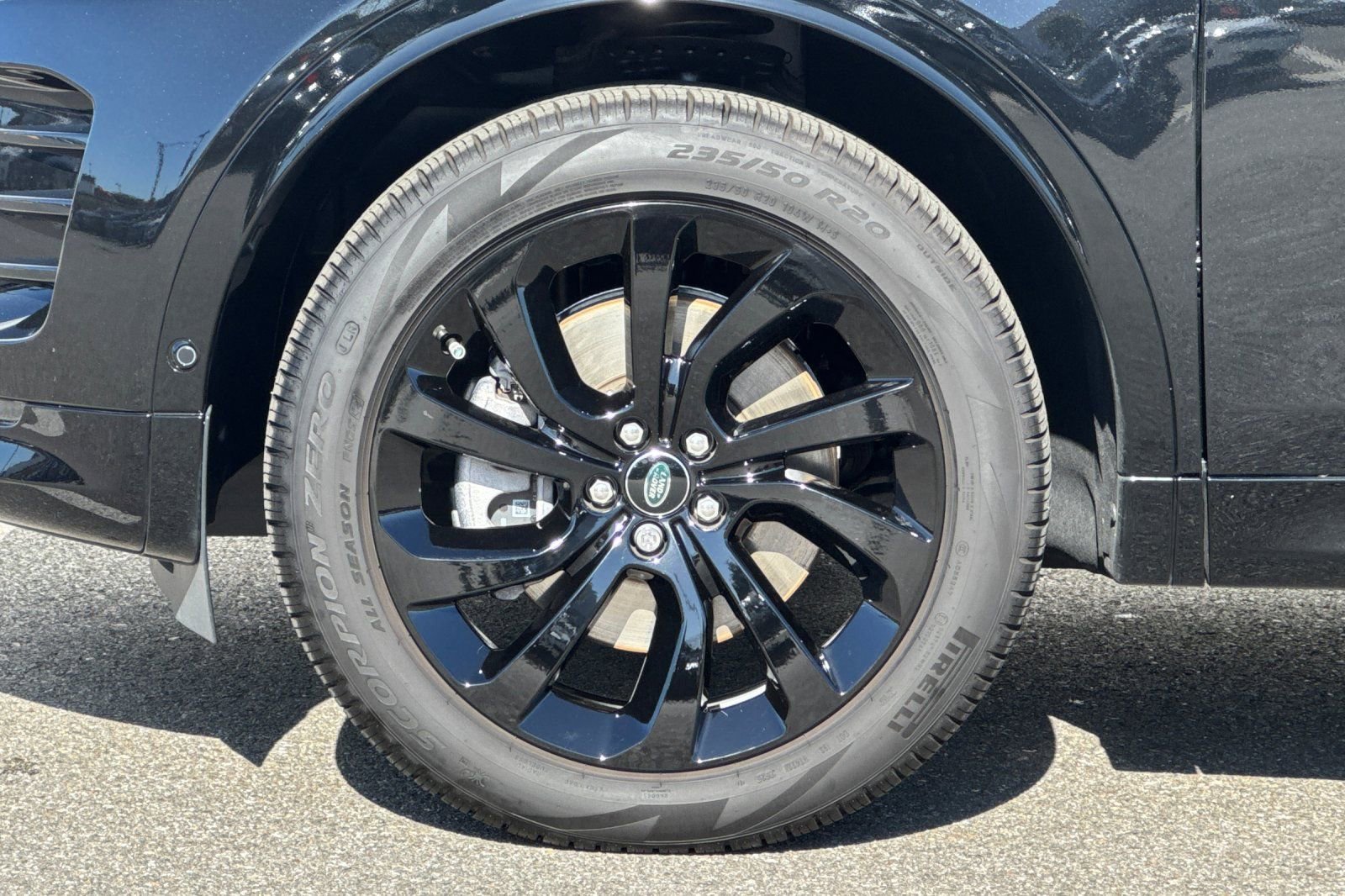 Used 2025 Land Rover Discovery Sport Dynamic SE image 33