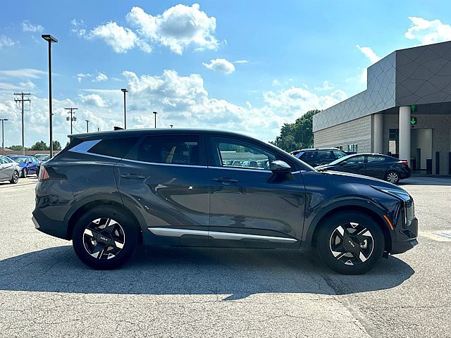 Used 2026 Kia Sportage LX FWD image 3