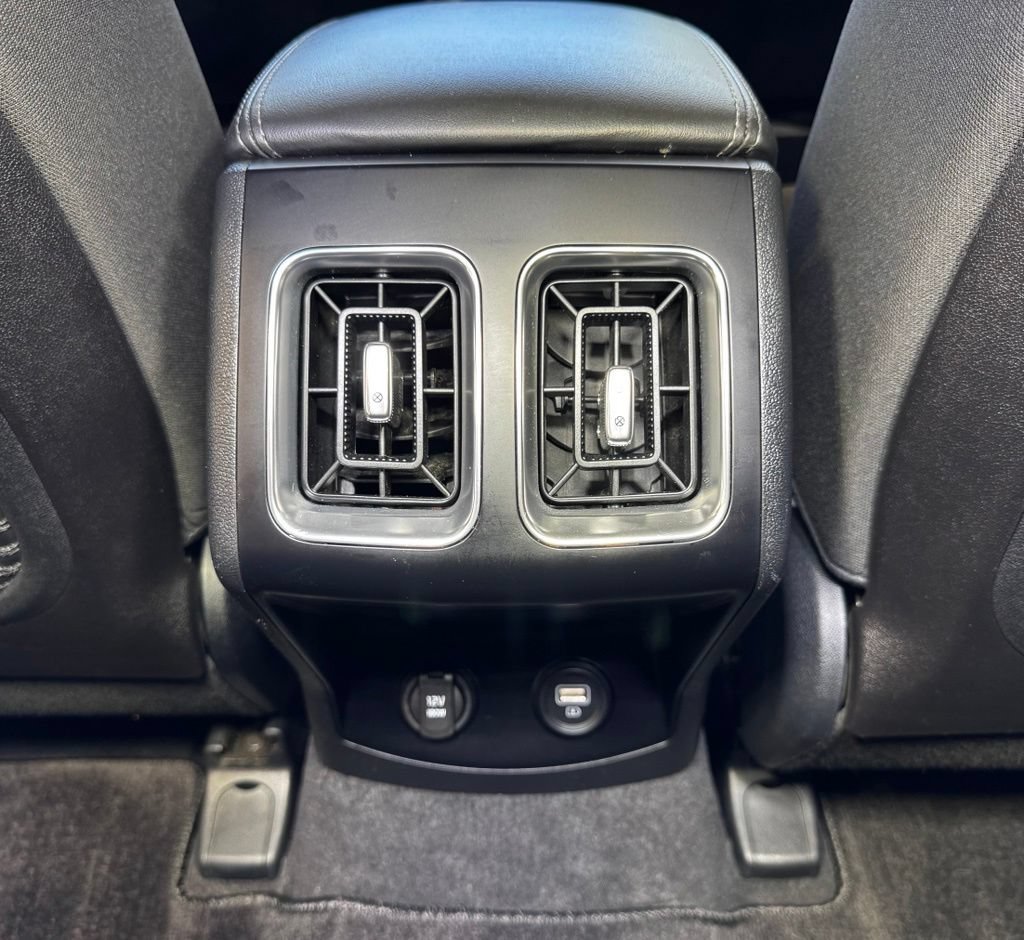 Used 2023 Kia Sorento LX AWD/4WD image 46