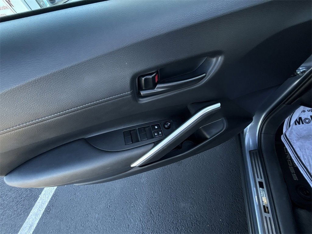 Used 2022 Toyota Corolla Cross LE image 19