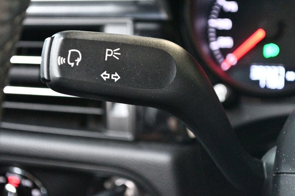 Used 2020 Porsche Macan S AWD/4WD image 65