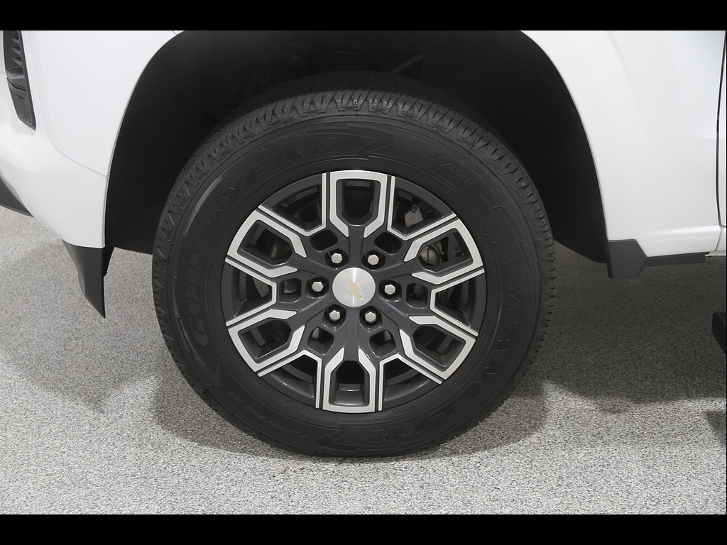 Certified 2024 Chevrolet Colorado LT w/ LT Convenience Package III AWD/4WD image 23