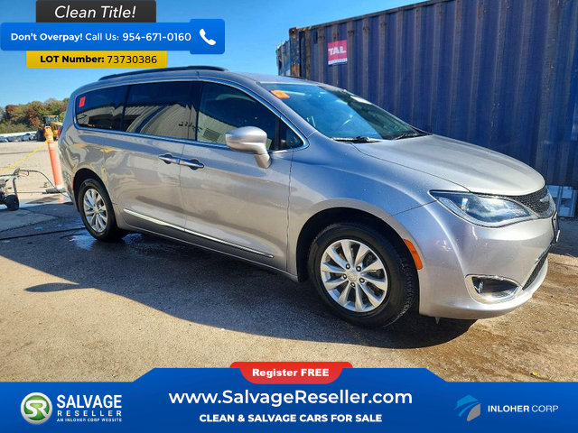 Used 2017 Chrysler Pacifica Touring-L FWD image 5
