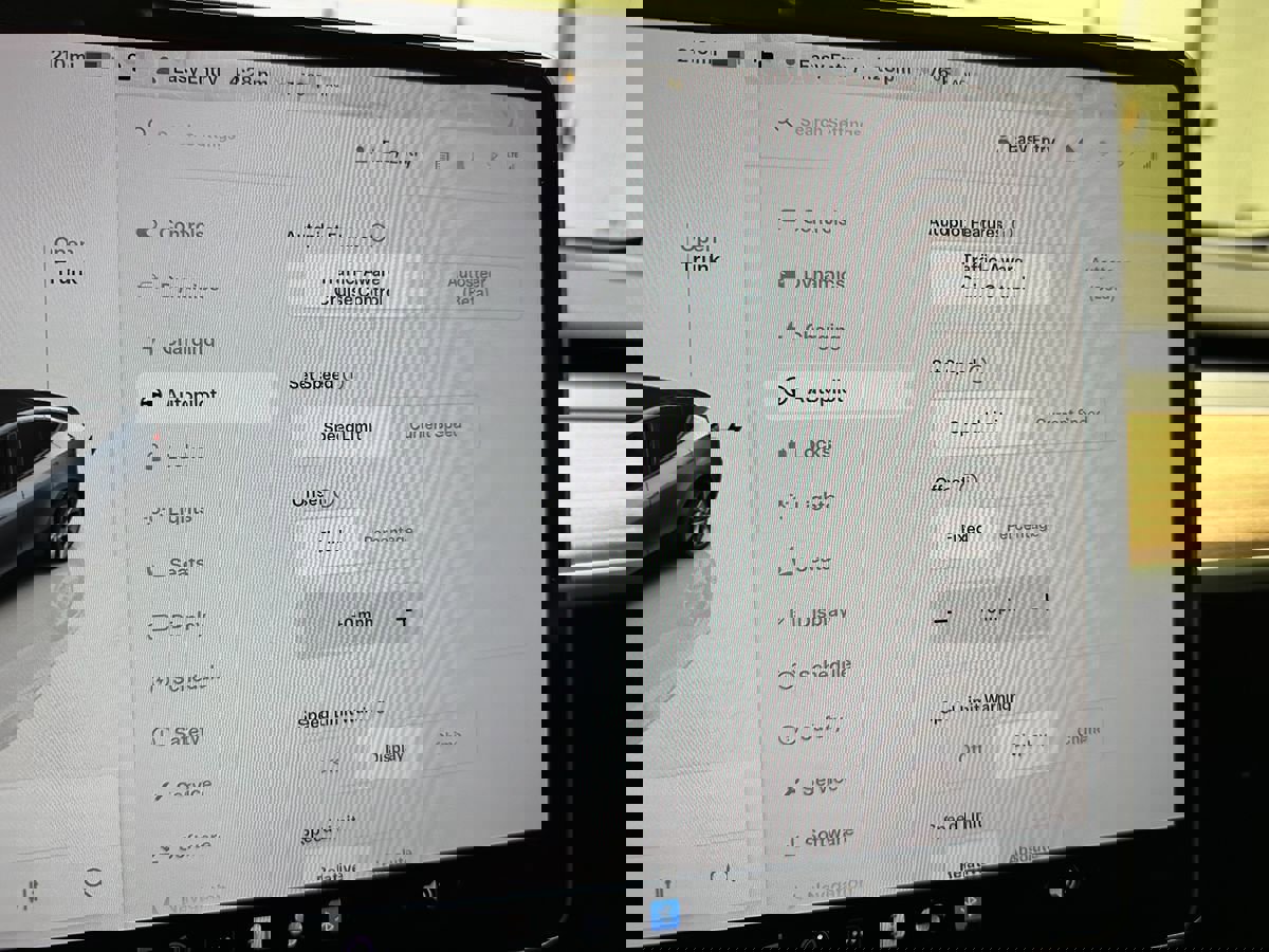 Used 2023 Tesla Model Y Long Range image 32