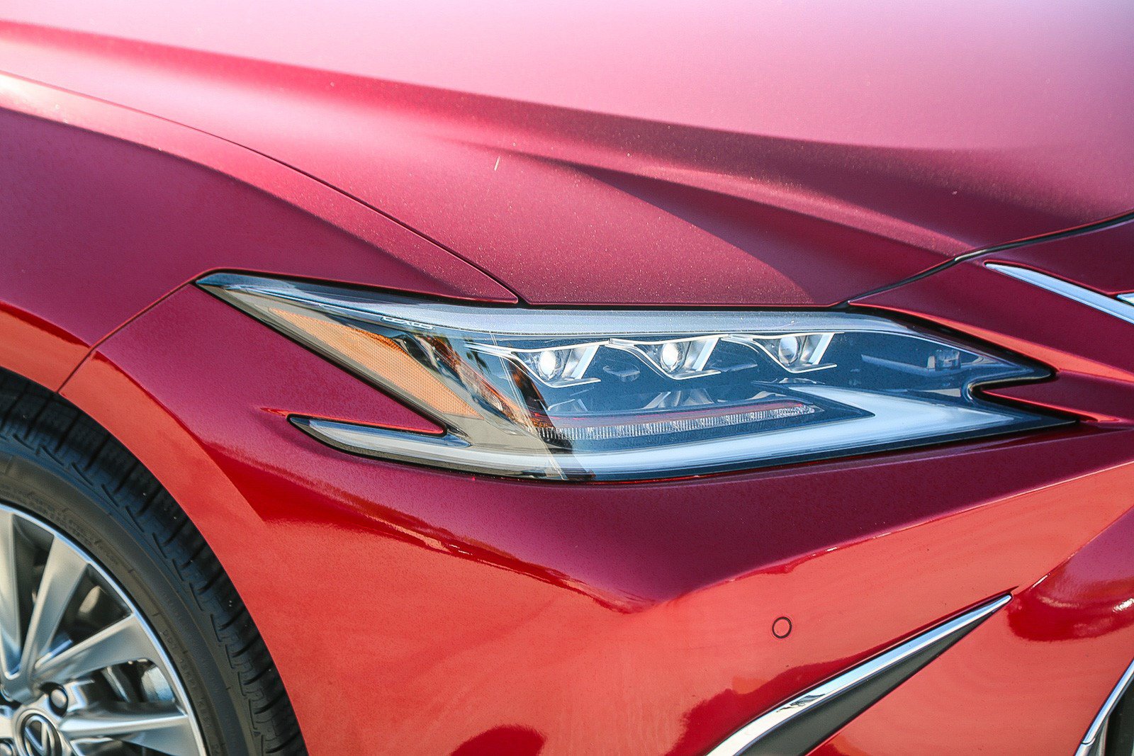 Used 2019 Lexus ES 350 Ultra Luxury w/ Accessory Package 2 FWD image 8