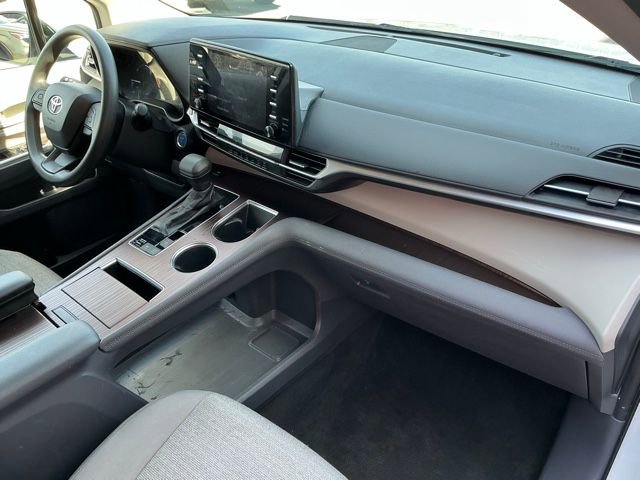 Used 2022 Toyota Sienna LE FWD image 17