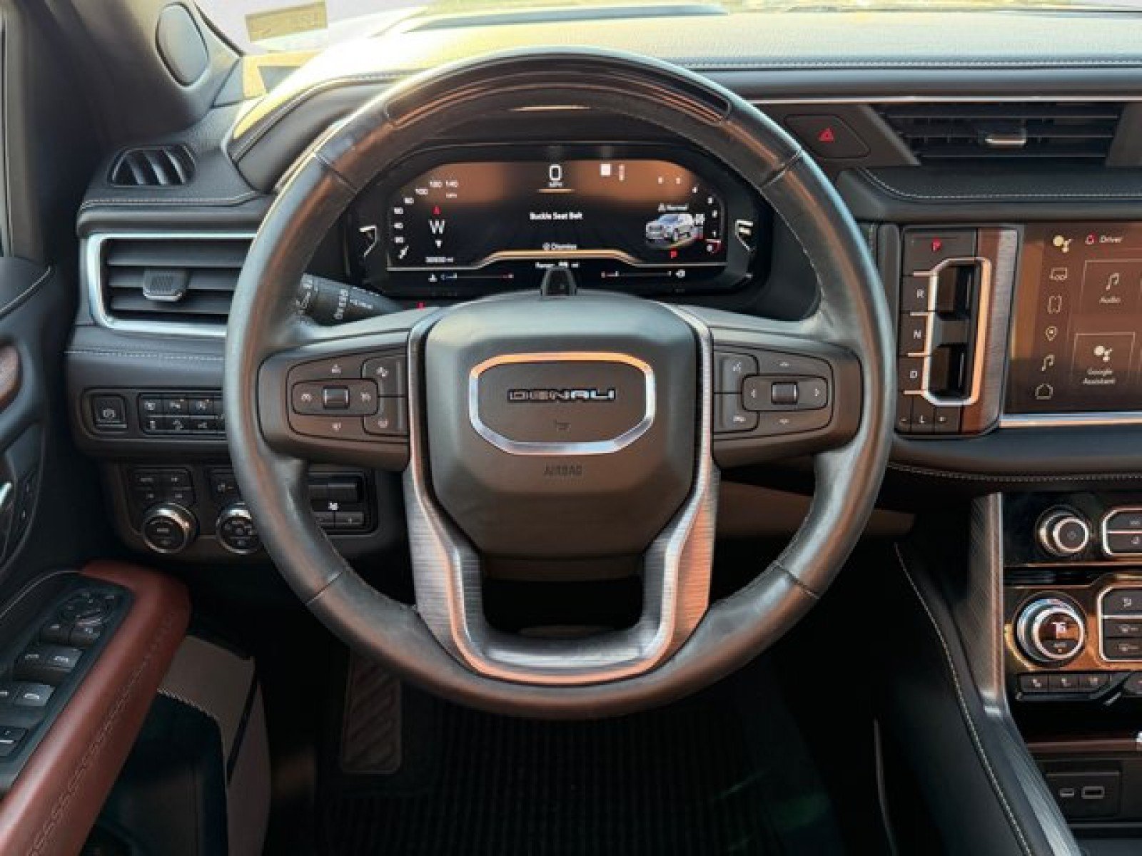 Used 2023 GMC Yukon XL Denali Ultimate AWD/4WD image 15