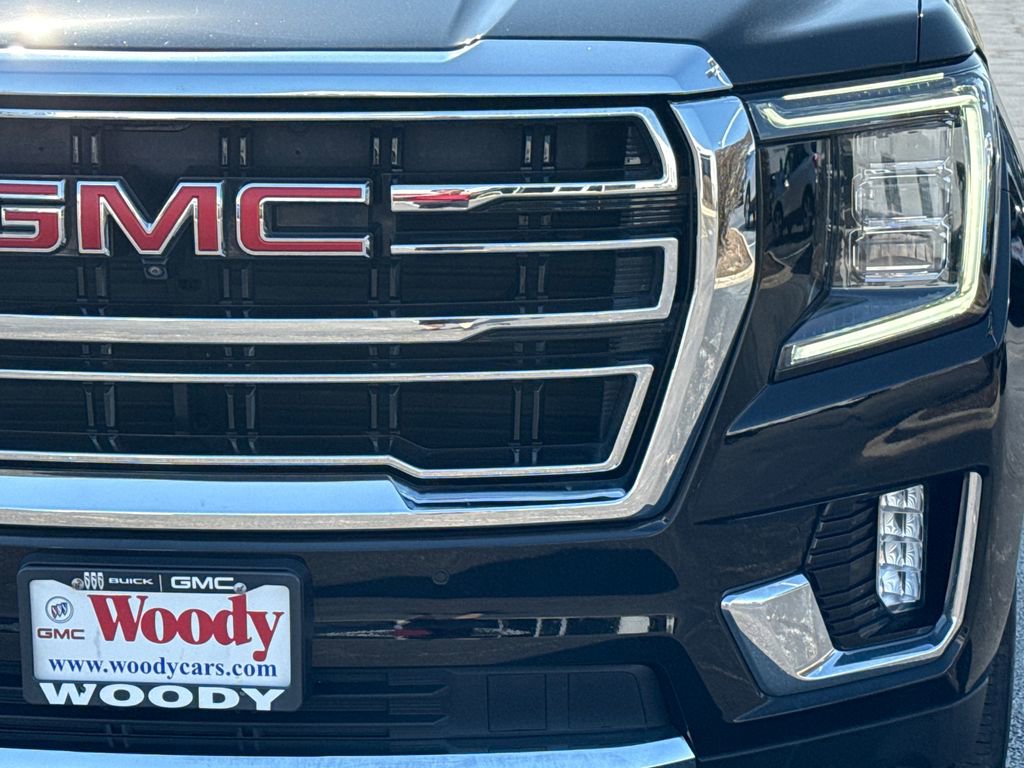 Used 2022 GMC Yukon XL SLT w/ SLT Premium Package image 12