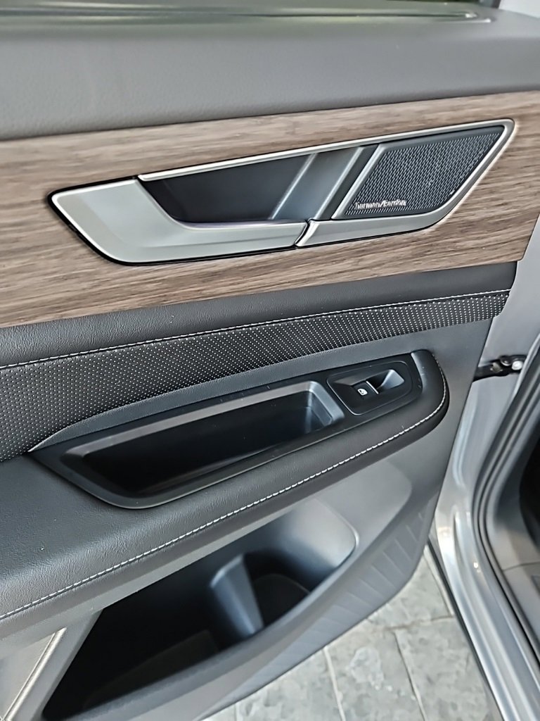 New 2026 Volkswagen Atlas SEL Premium R-Line image 25