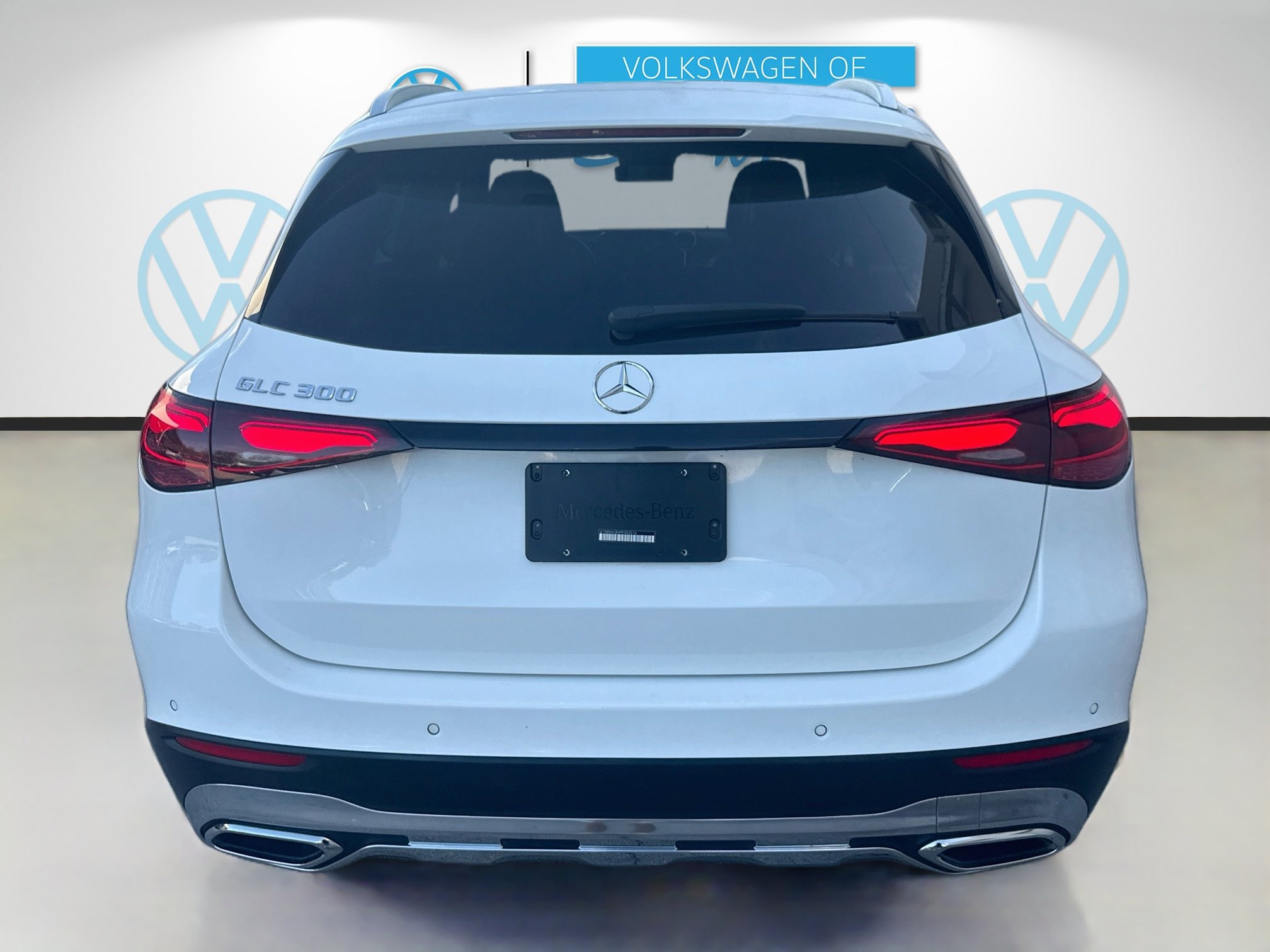 Used 2023 Mercedes-Benz GLC 300 w/ Pinnacle Trim Package image 6