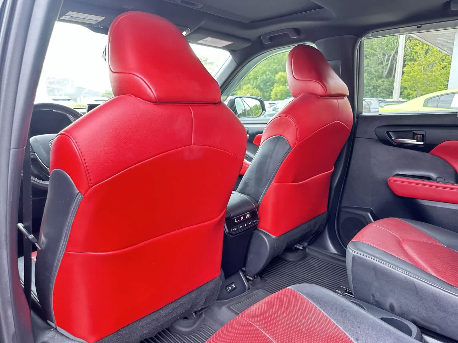 Used 2021 Toyota Highlander XSE FWD image 14